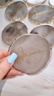 Agate coasters made with love by WalRay 🤍
Perfect for a place card on your table setting or bonbonniere.
Comes in multiple colors! These babies are so on trend! Enquire with us now😍
