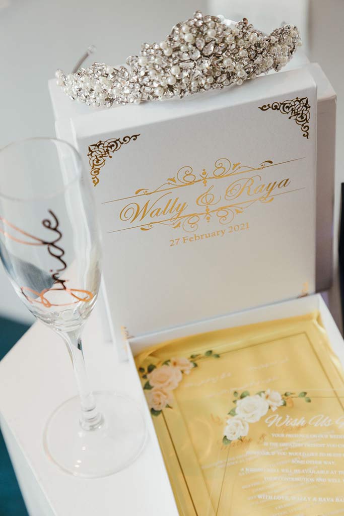 About us - White and Gold Wedding Invitations - WalRay